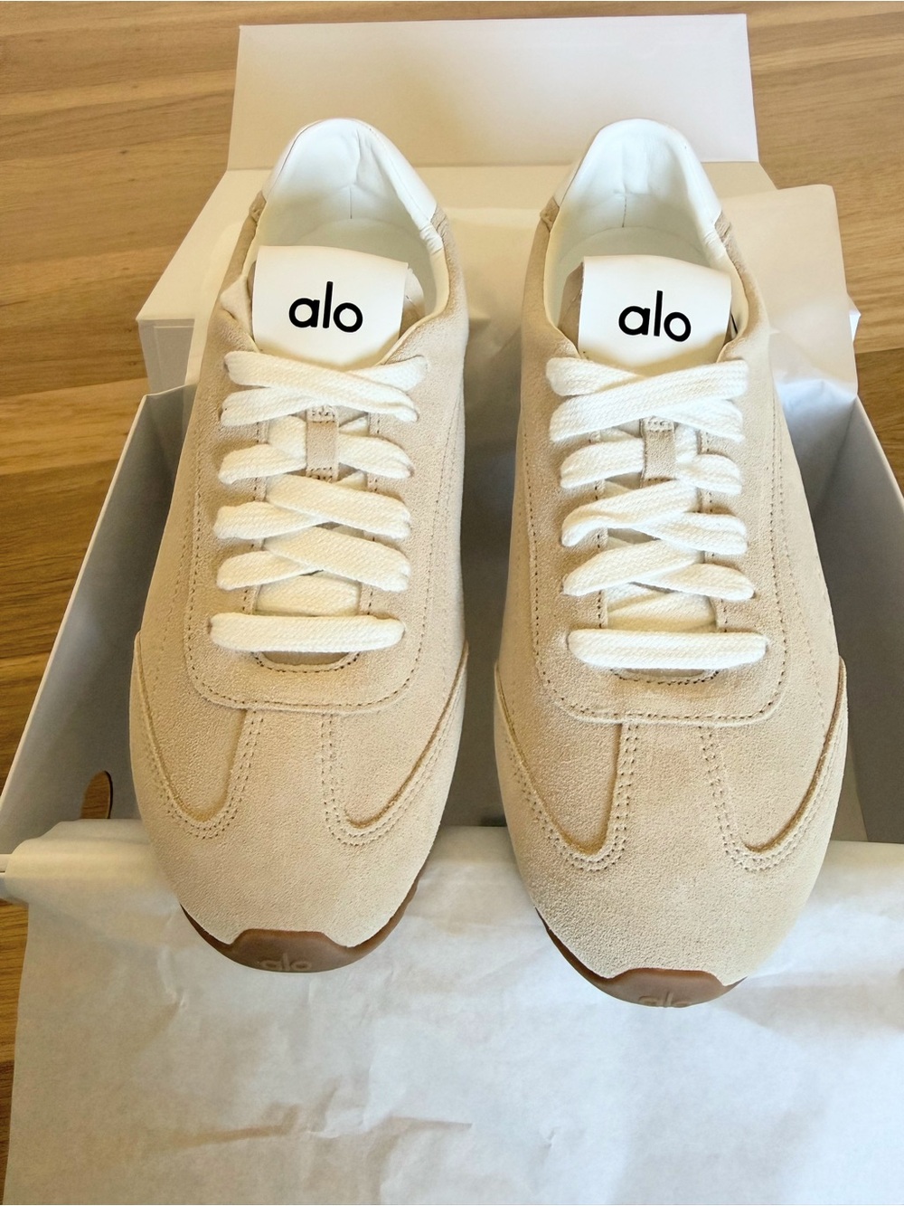 Alo Yoga- Sunset Sneakers in Sandstone/Ivory (NIB) - Picture 13 of 13